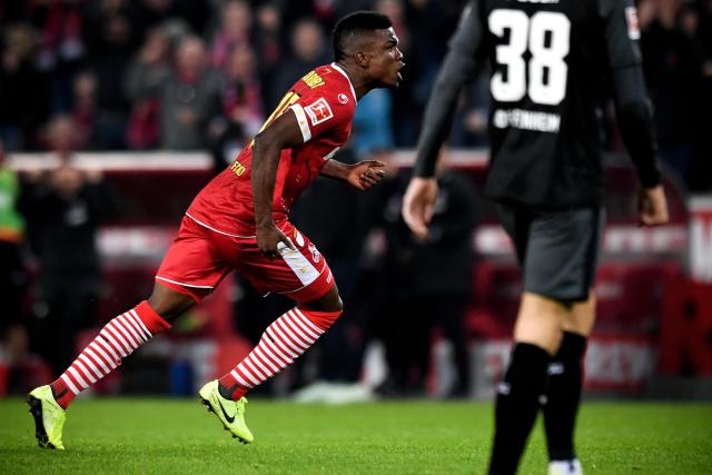 恩比德30+12率76人斩获4连胜 篮网逆转胜活塞