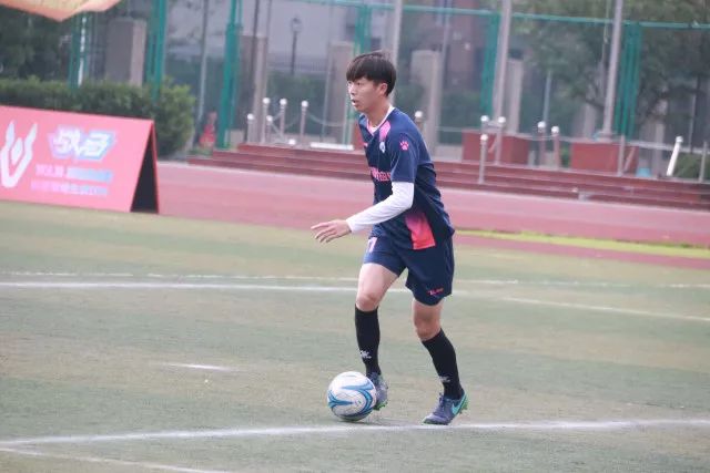 约基奇37+9+8掘金力克活塞 76人险胜爵士3连胜